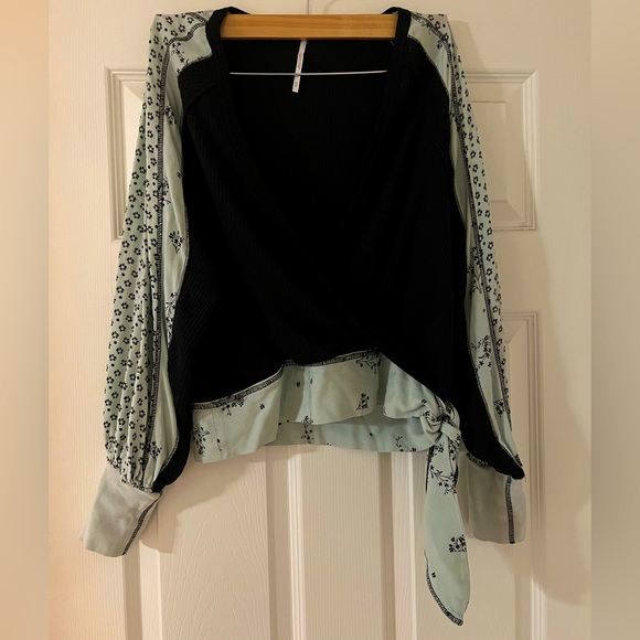 Free People Long Sleeve V-neck Blouse with Tie Knot Size XS - Picture 3 of 4